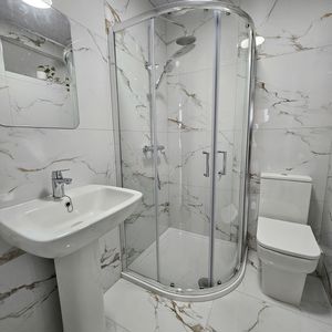 SHOWER ROOM- click for photo gallery